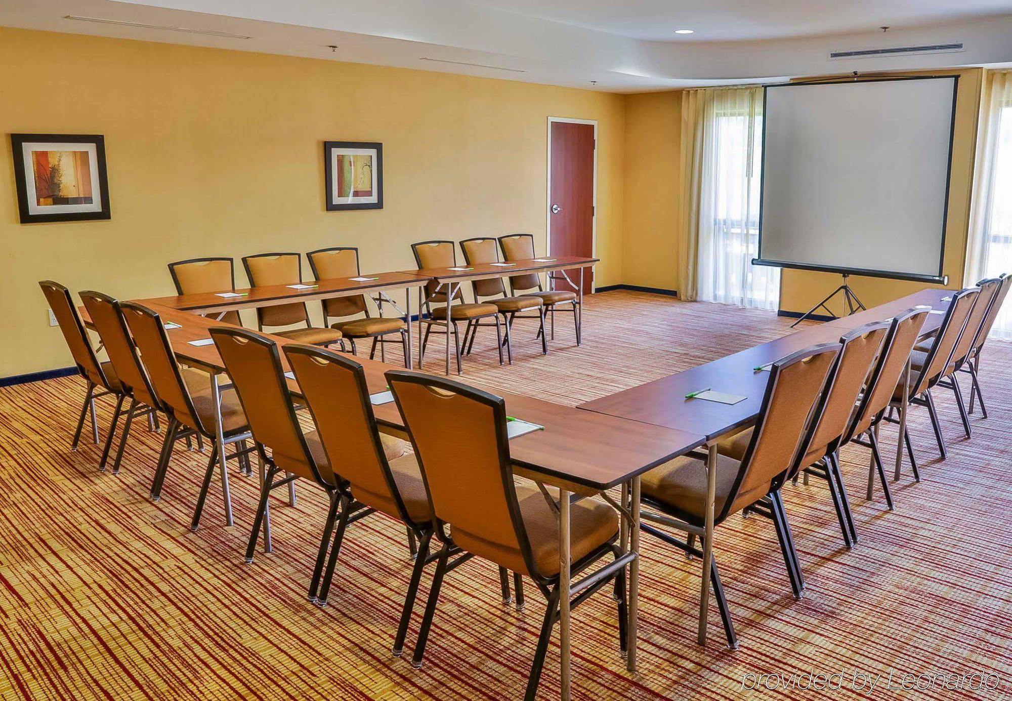 คอร์ตยาร์ด โมบิล ดาฟเน/อีสเทิร์นชอร์ Hotel สแปนิชฟอร์ท ภายนอก รูปภาพ